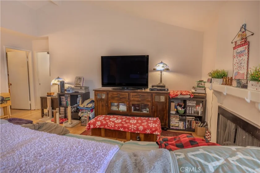 579 Parkview photo 23