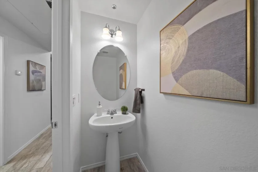 5422 Zeil Place photo 4
