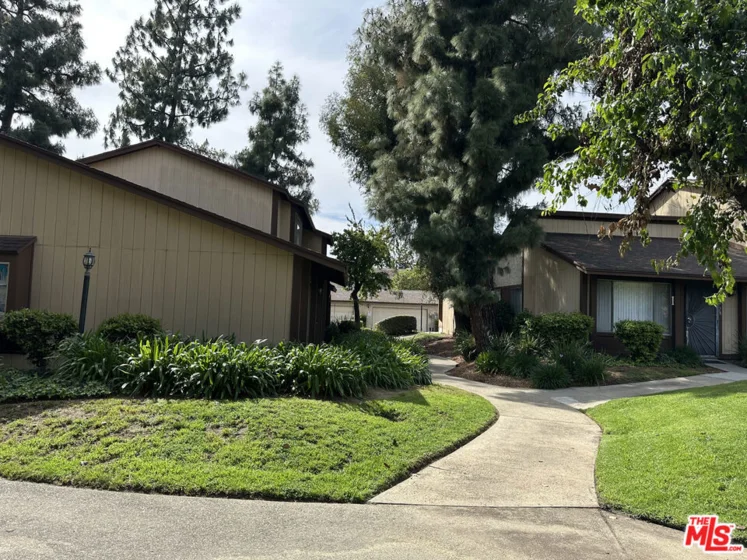 14715 Parthenia Street #18 photo 26
