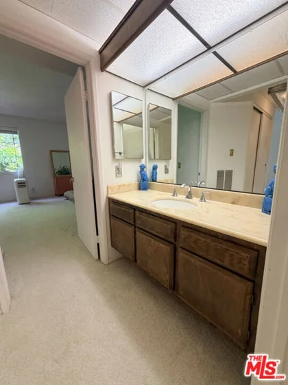 6323 Reseda Boulevard #44 photo 12