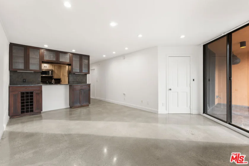 740 N Kings Road #102 photo 11