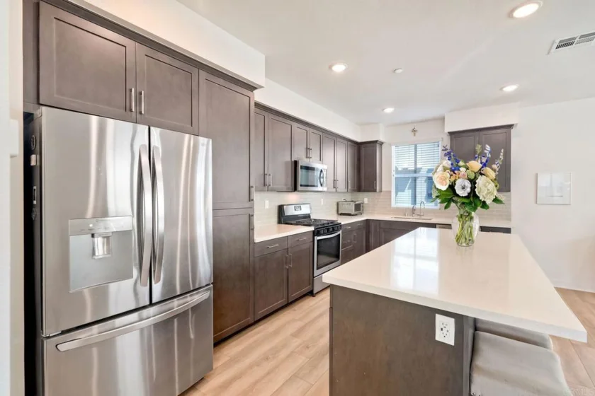 437 Carina Glen photo 9
