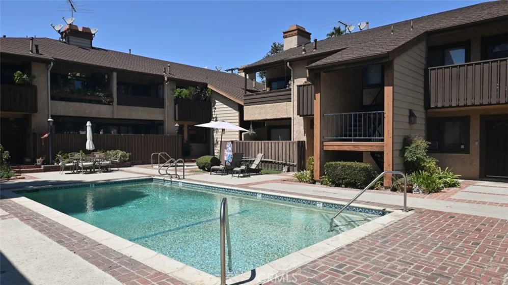 7305 Balboa Boulevard #2 photo 16