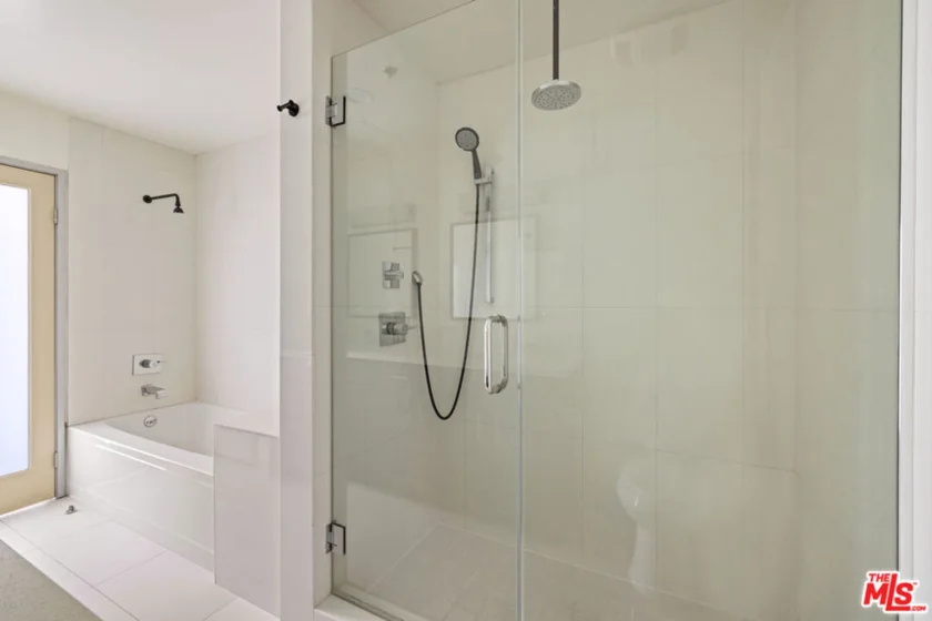 825 E 4th Street #503 photo 8