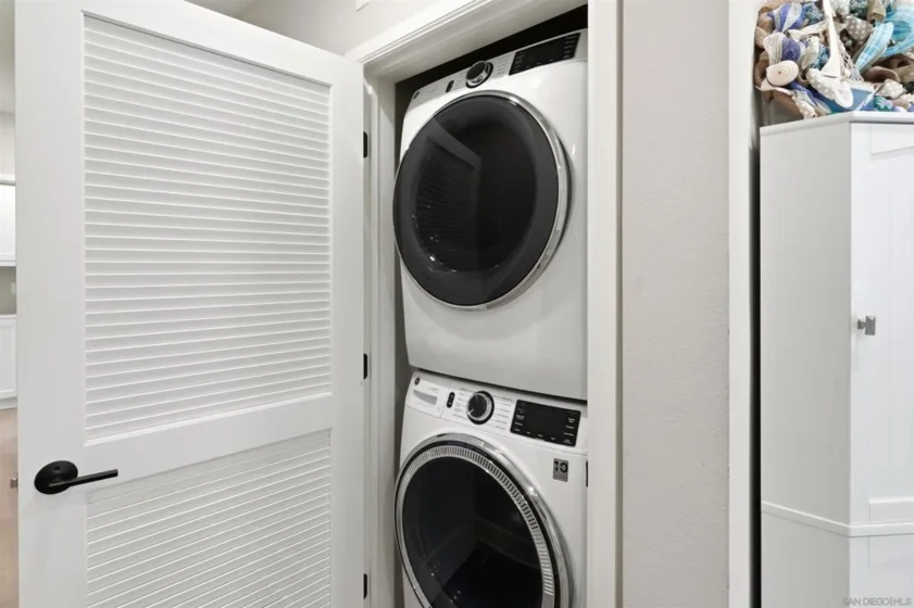 817 Jersey Court photo 27