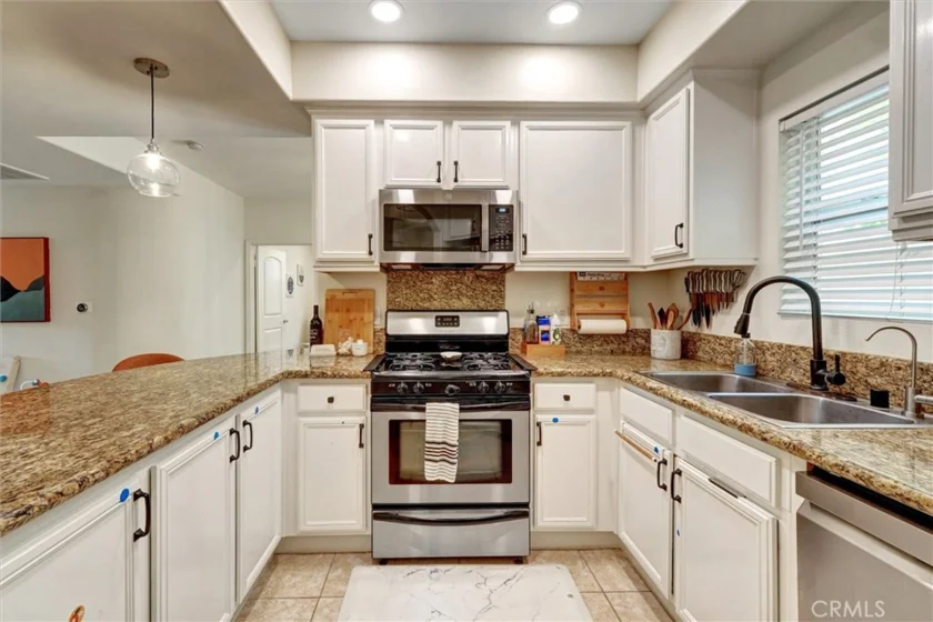 13935 Burbank Boulevard #105 photo 11