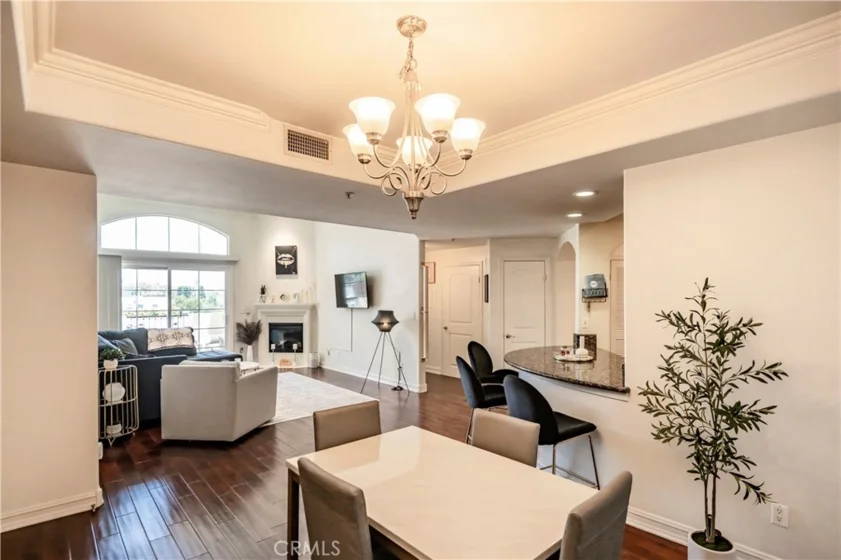 14242 Burbank #307 photo 3