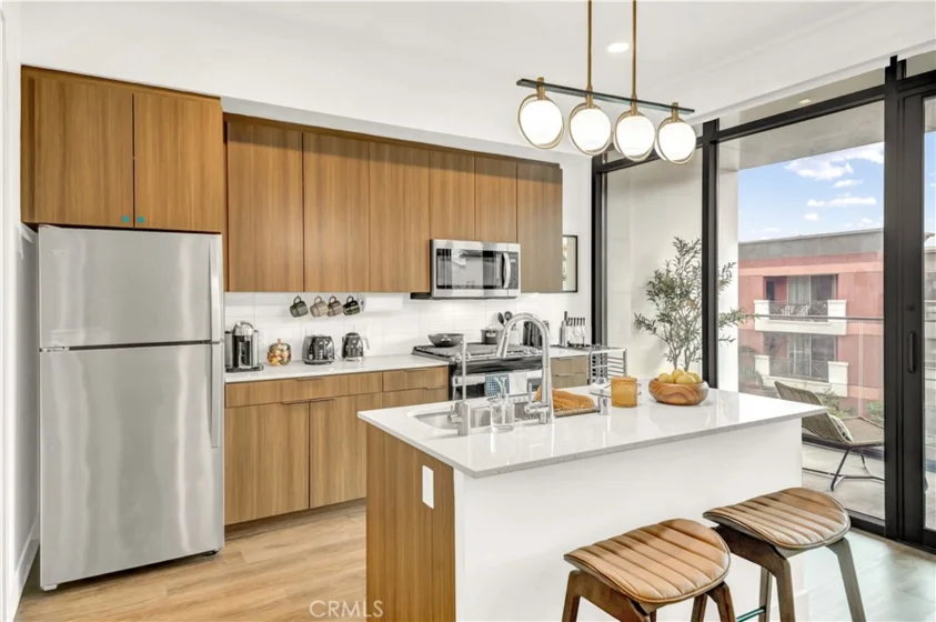 709 E Walnut Street #415 photo 22