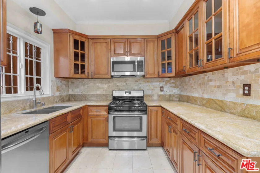 822 S Windsor Boulevard #102 photo 14
