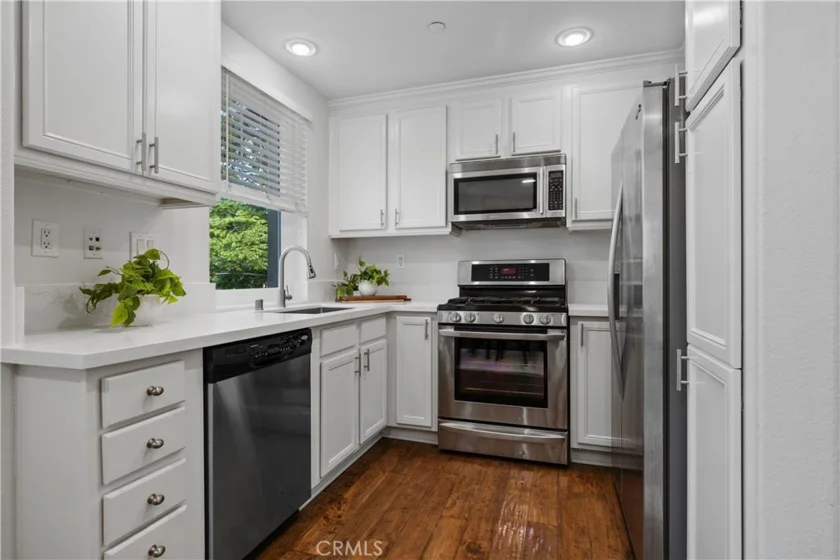 24 Valmont photo 17