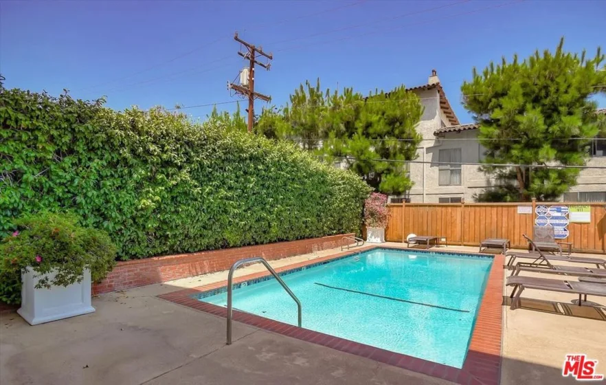 1222 N Olive Drive #209 photo 10