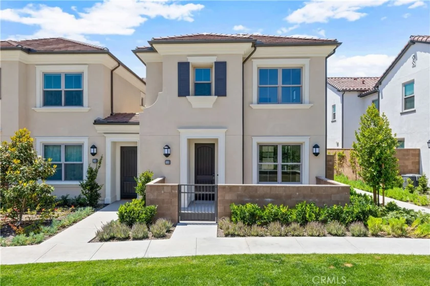 112 Newburry photo 1