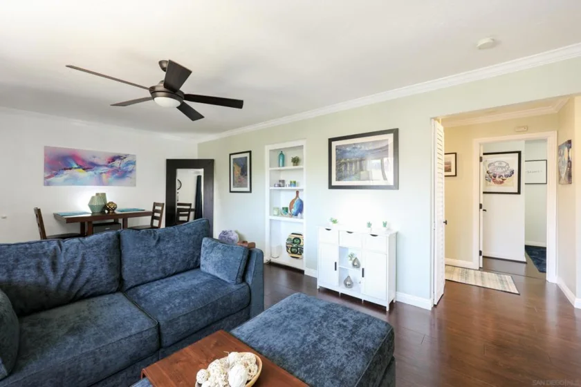 2040 Robinson #C photo 2