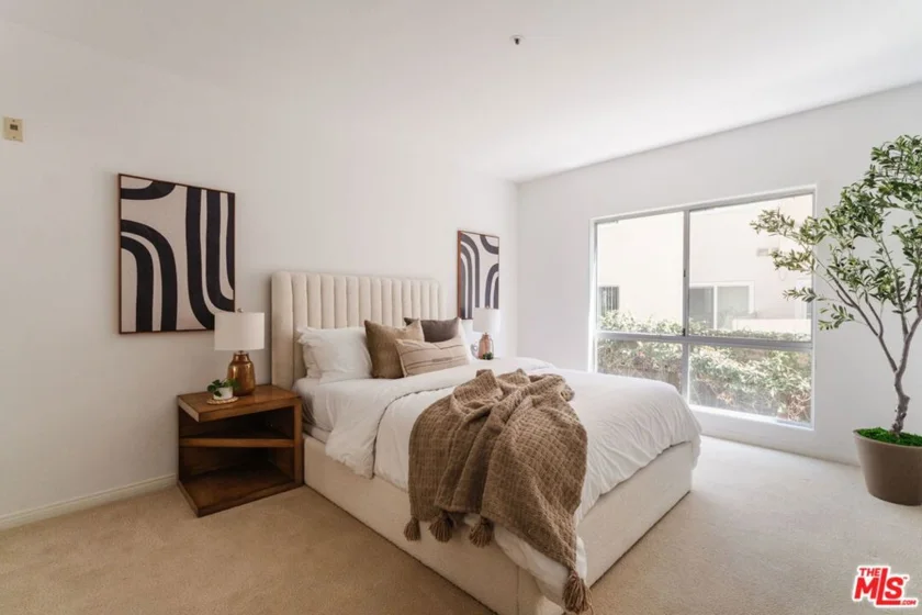 11855 Goshen Avenue #104 photo 30
