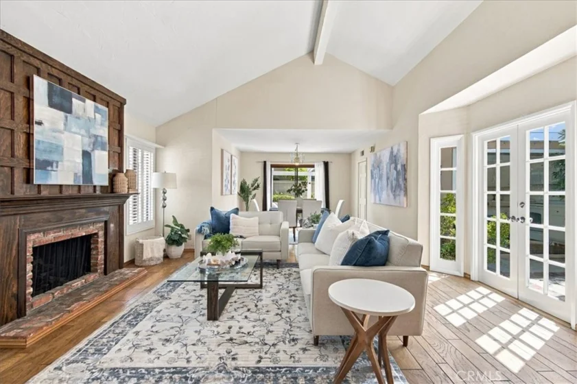 39 Willowgrove photo 1