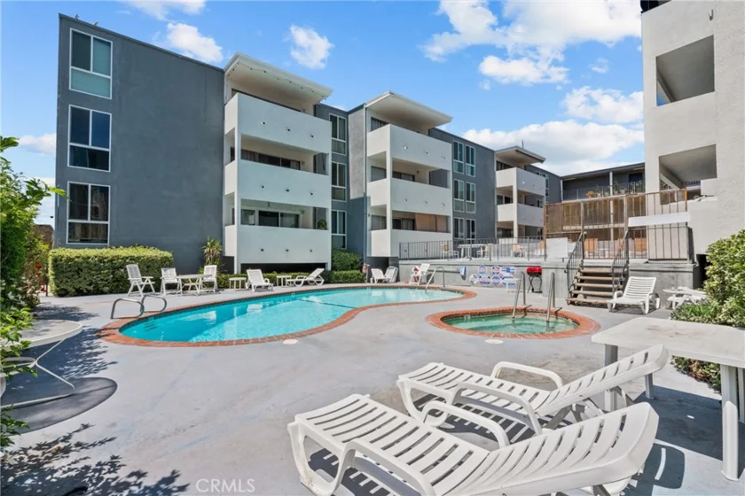 5454 Zelzah Avenue #309 photo 22