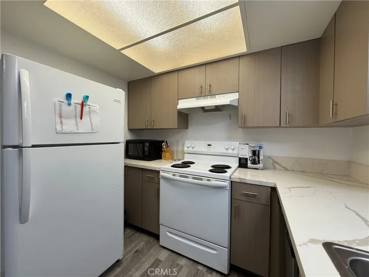 1463 Everton Place photo 12