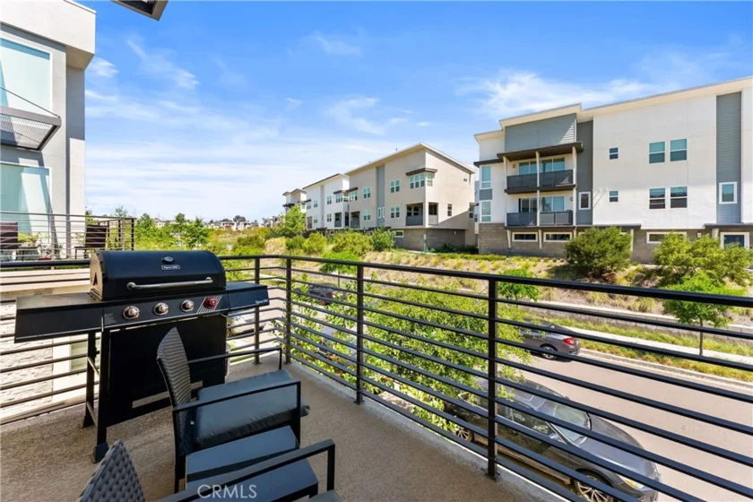 10423 Adamson Way photo 3