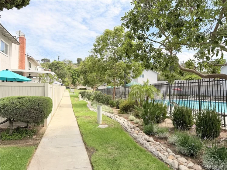 6638 Bridle Circle photo 32