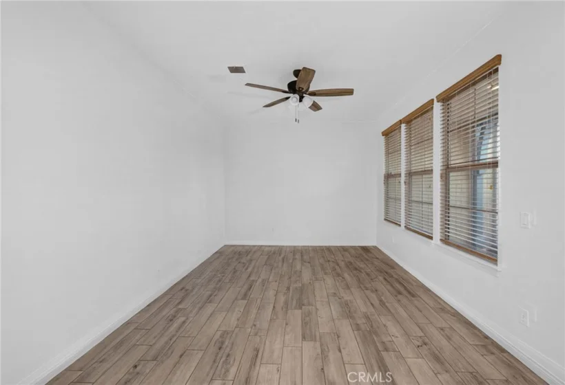30780 Olympia Rose photo 9