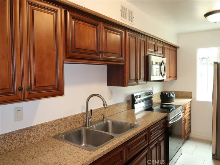 8055 Canby Avenue #5 photo 1