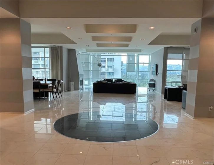 10380 Wilshire Boulevard #1102 photo 1