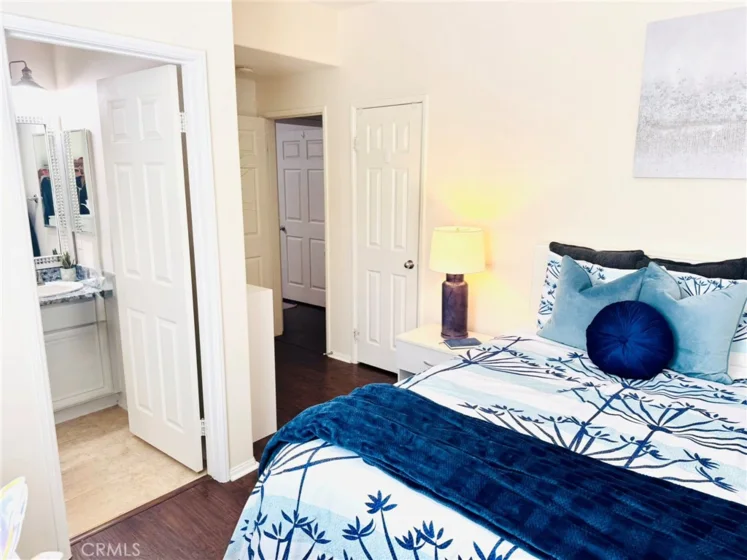 44942 Bellflower photo 24
