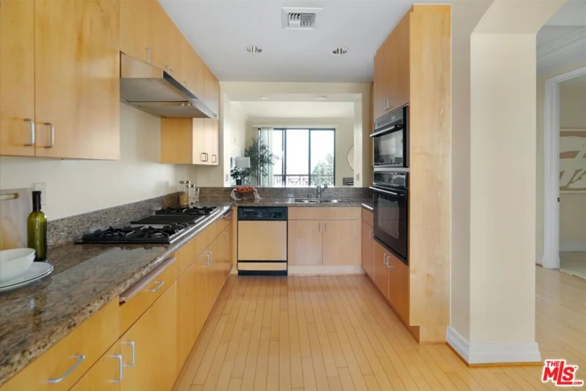 11847 Gorham Avenue #403 photo 33