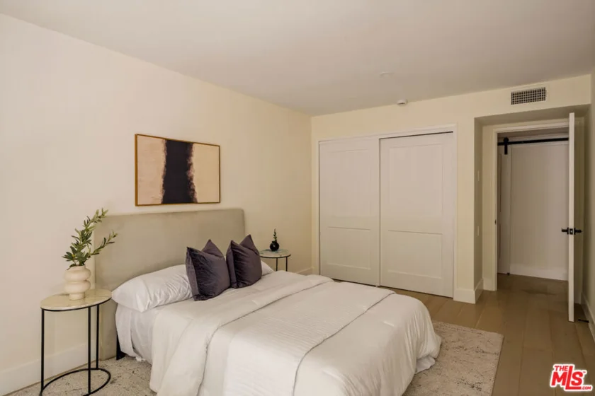848 N Kings Road #208 photo 25