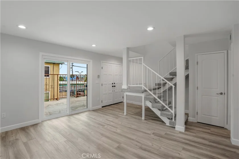 227 E Burbank #C photo 15