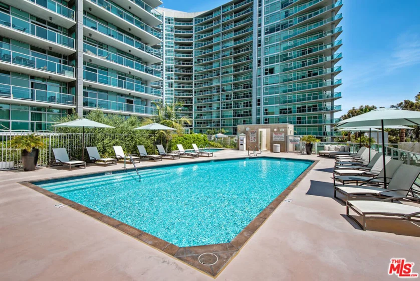 13650 Marina Pointe Drive #404 photo 33