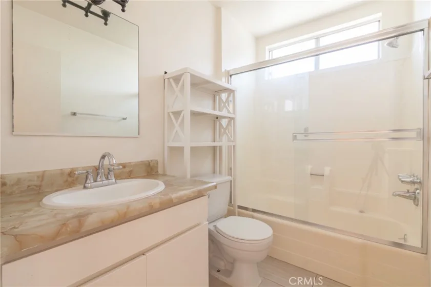12157 Moorpark Street #206 photo 1