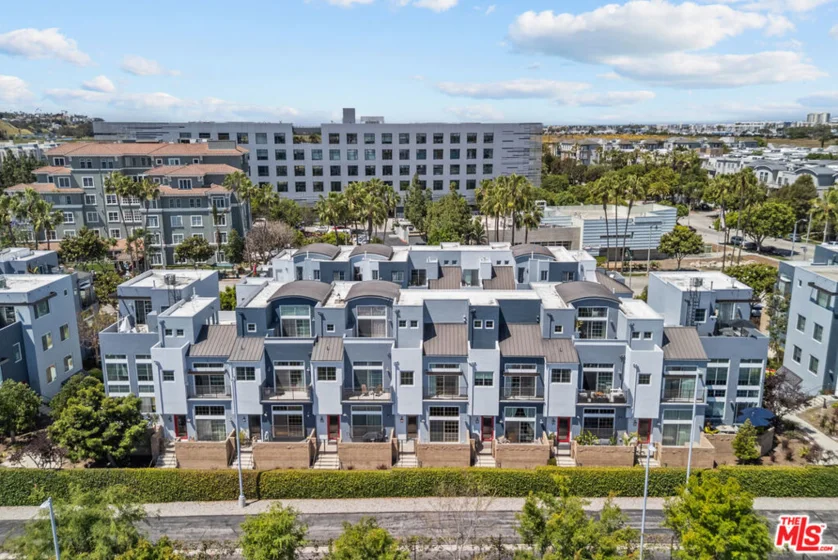 5400 Playa Vista Drive #21 photo 1
