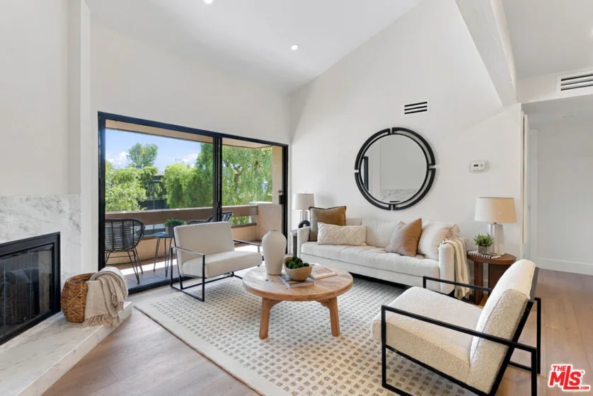 5800 Owensmouth Avenue #76 photo 8