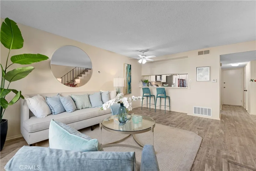 13950 Magnolia photo 1