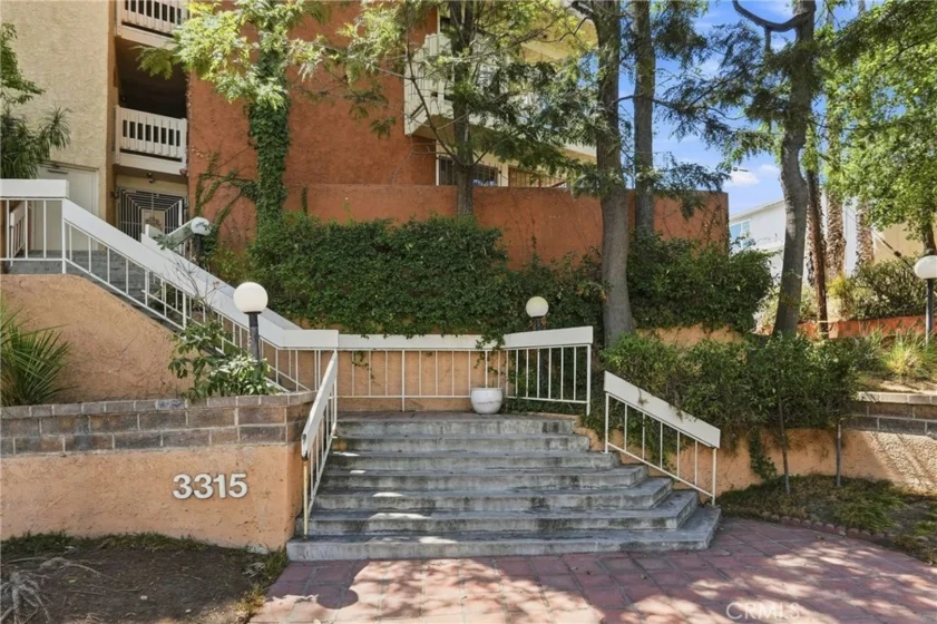 3315 Griffith Park Boulevard #109 photo 21