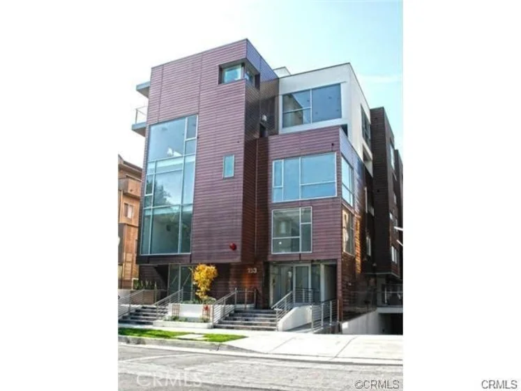 153 S Hudson Avenue #405 photo 1