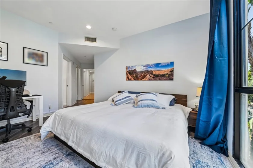 12000 Goshen Avenue #203 photo 8