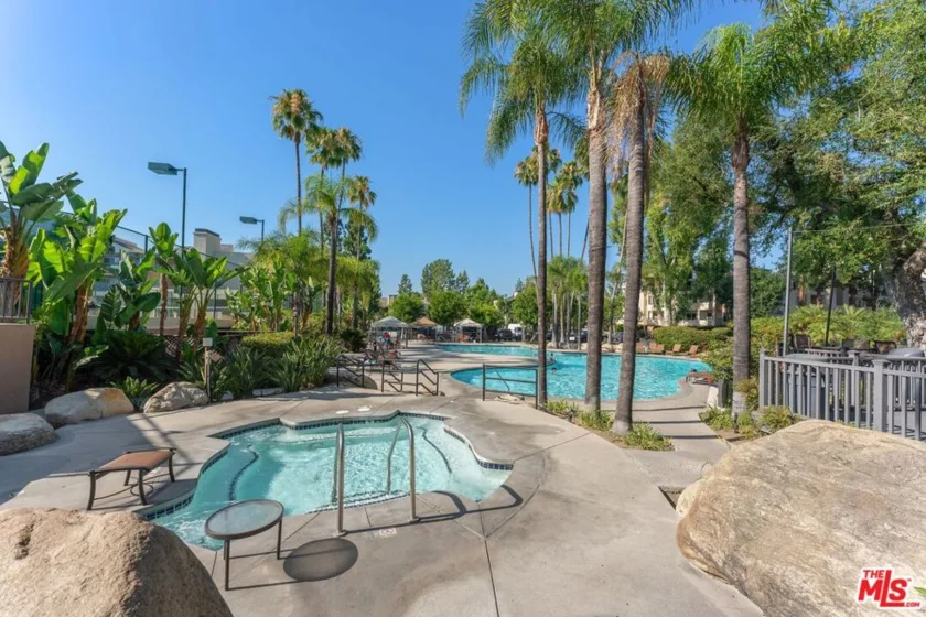 5515 Canoga Avenue #220 photo 28