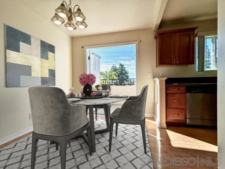 605 S Mollison Avenue #200 photo 1