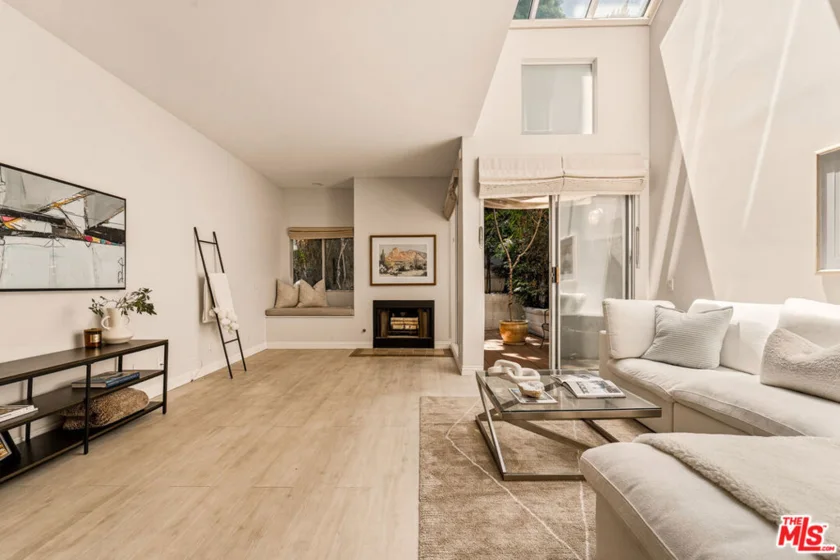 1617 S Beverly Glen Boulevard #204 photo 4