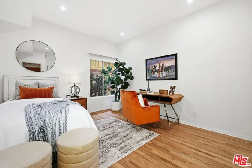 612 S Barrington Avenue #213 photo 5