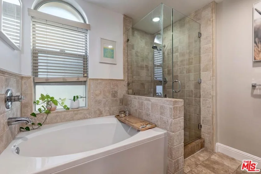 5037 Rosewood Avenue #101 photo 11