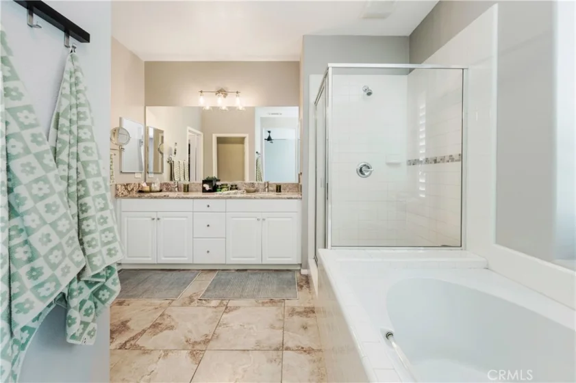 3216 Carrotwood photo 27