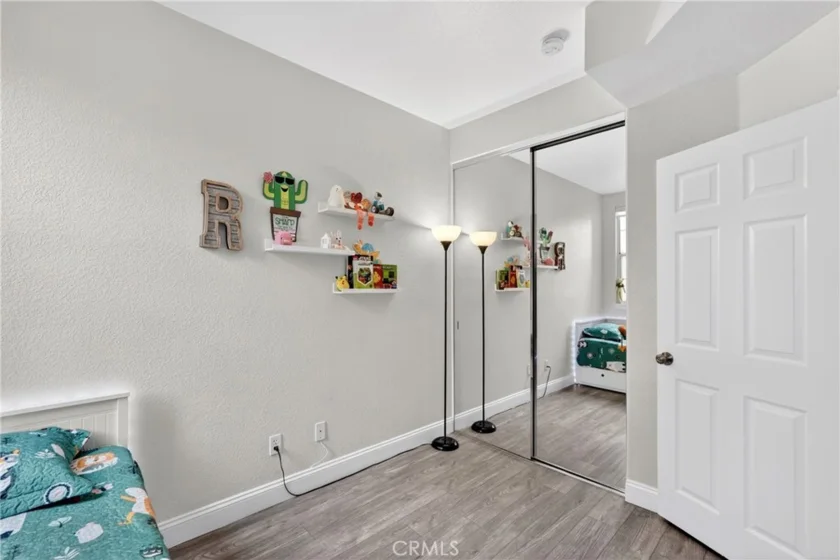 1027 S Stresa photo 9