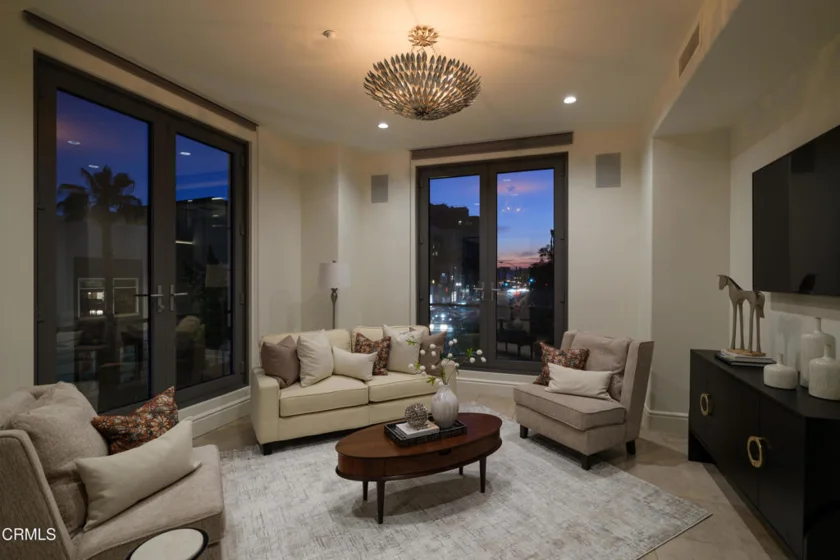 345 E Colorado Boulevard #302 photo 18