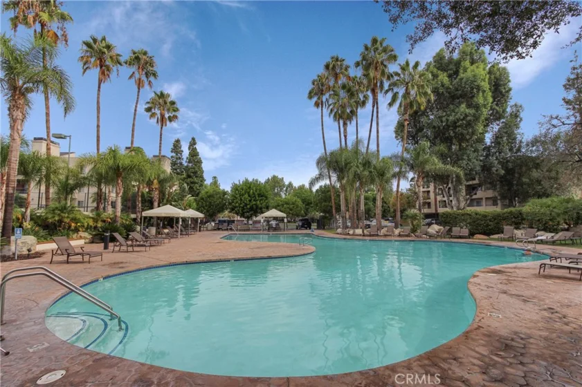 5510 Owensmouth Avenue #204 photo 15