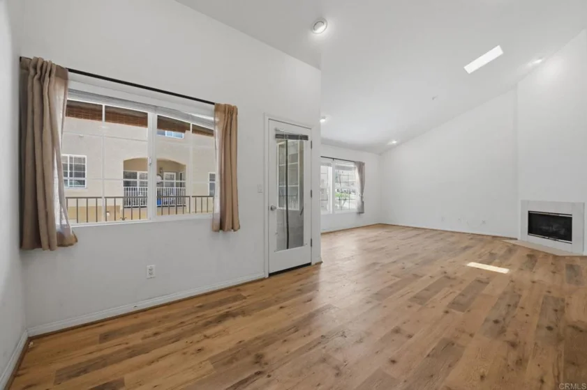 7548 Romeria Street photo 4