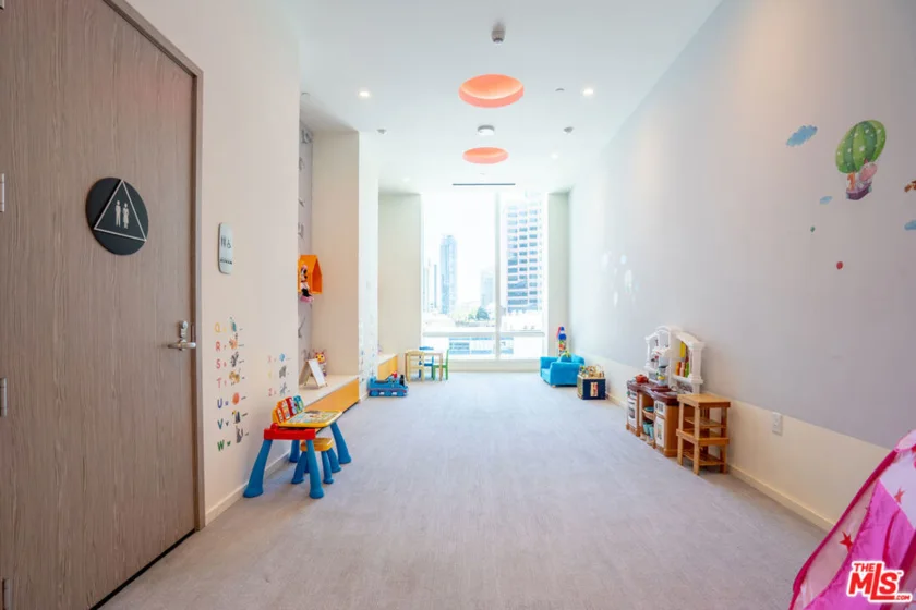 877 Francisco Street #2210 photo 23
