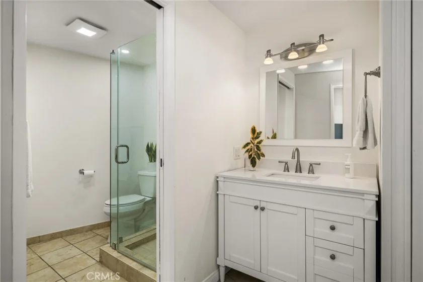700 E Ocean #706 photo 12